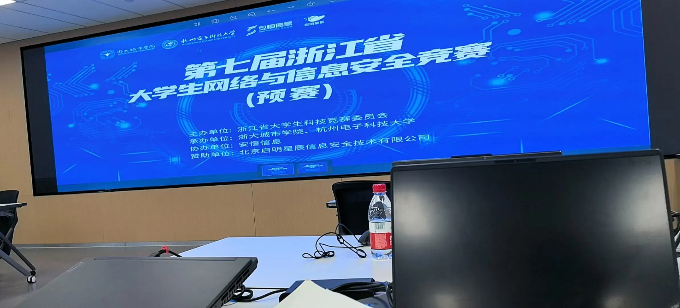 photo-1